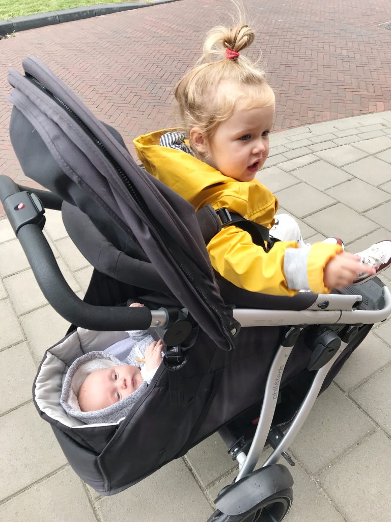 merknaam Uitgebreid Sentimenteel Duowagen ervaring: op pad met een baby en een peuter